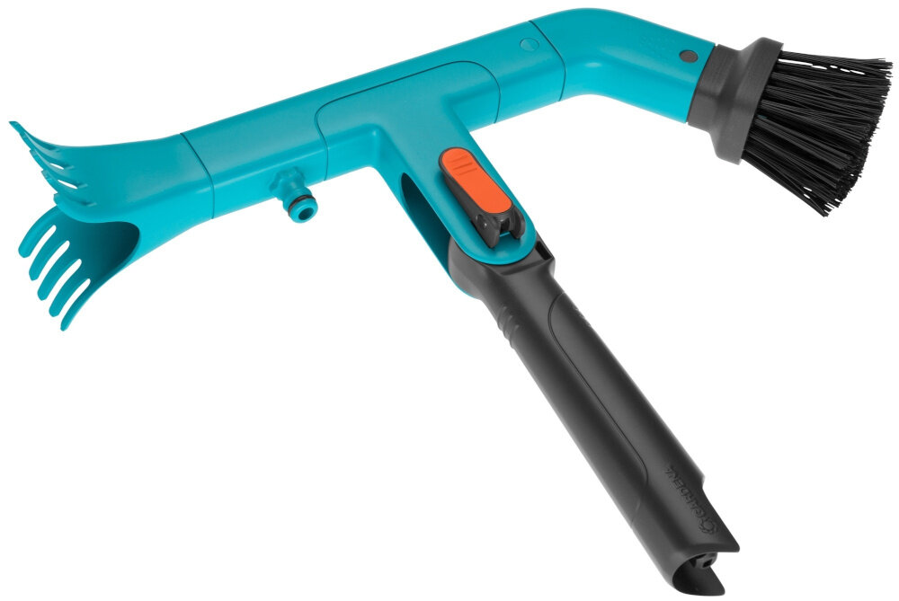 Przyrząd do czyszczenia rynien dachowych GARDENA Combisystem 3651-20 narzędzie na białym tkle ustawione pod kątem bezpieczne połączenie z trzonkiem mocowanie na śrubę na trzonku śruba jest odporna na zerwanie i przekręcanie połączenia pewne i bezpieczne połączenie bezpieczna efektywna praca