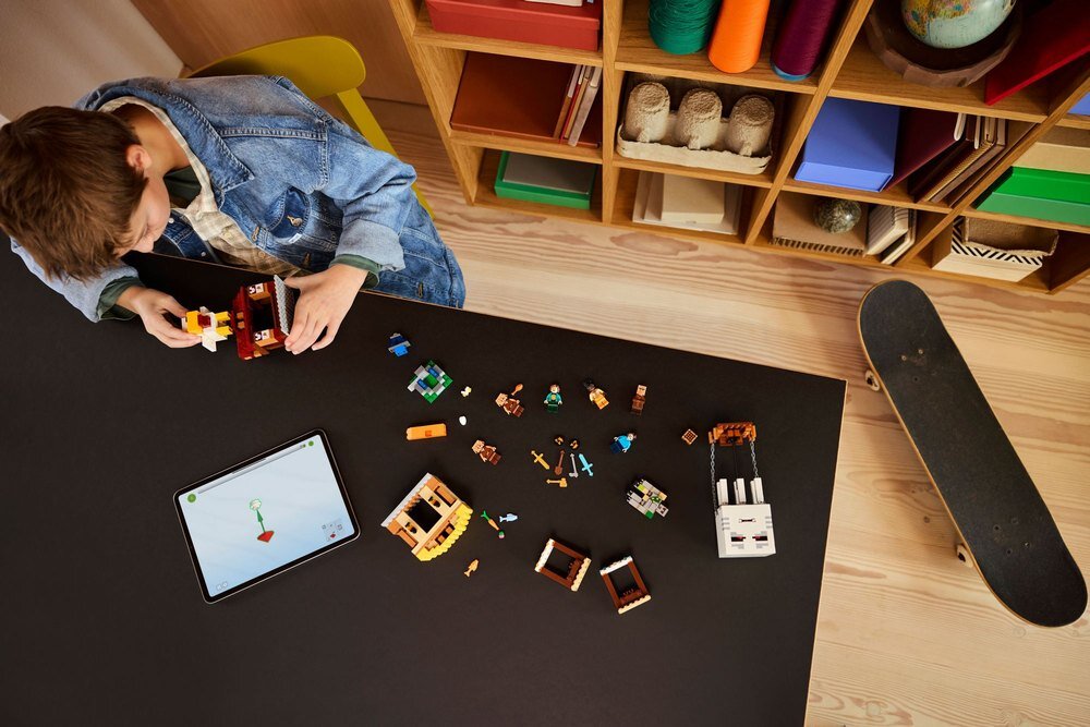 LEGO 21273 Minecraft Atak balonowego Ghasta na wioskę dziecko buduje zestaw zdolności manualne rozwój dziecka koordynacja umiejętności wyobraźnia 
  