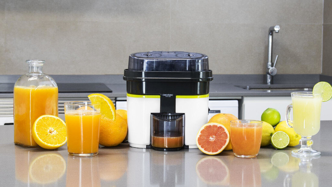 Wyciskarka do cytrusów CECOTEC Cecojuicer Zitrus zdjęcie lifestyle Moc do codziennych zadań moc  płynnie i bez dużego wysiłk świeżo wyciskany sok u