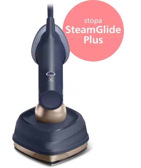 Na obrazie widoczna jest parownica do ubrań w kolorze granatowym z elementami złotymi. Obok urządzenia znajduje się różowe koło z napisem \'stopa SteamGlide Plus\'.