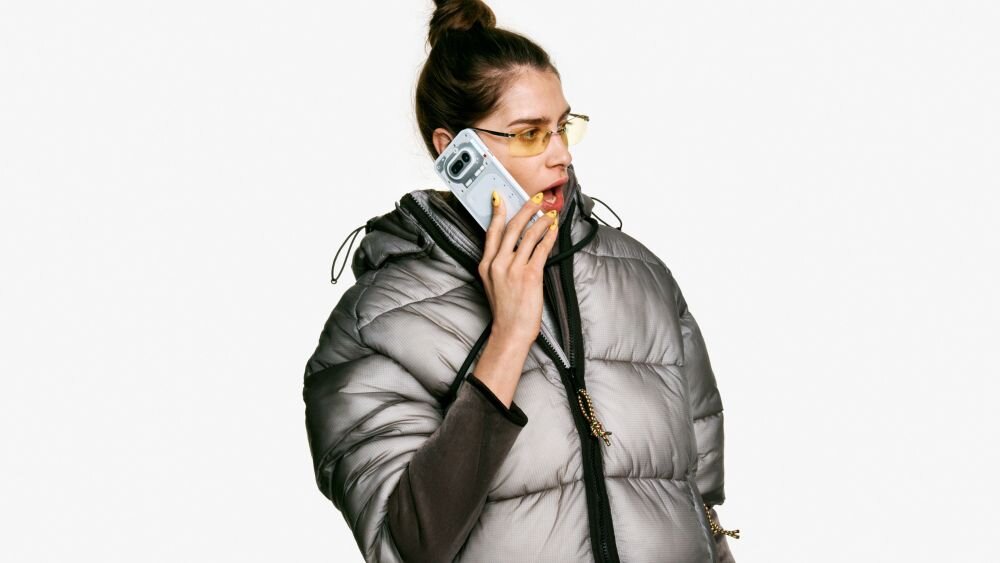 Nothing Phone (4a) ekran AMOLED 120 Hz 4500 nitów