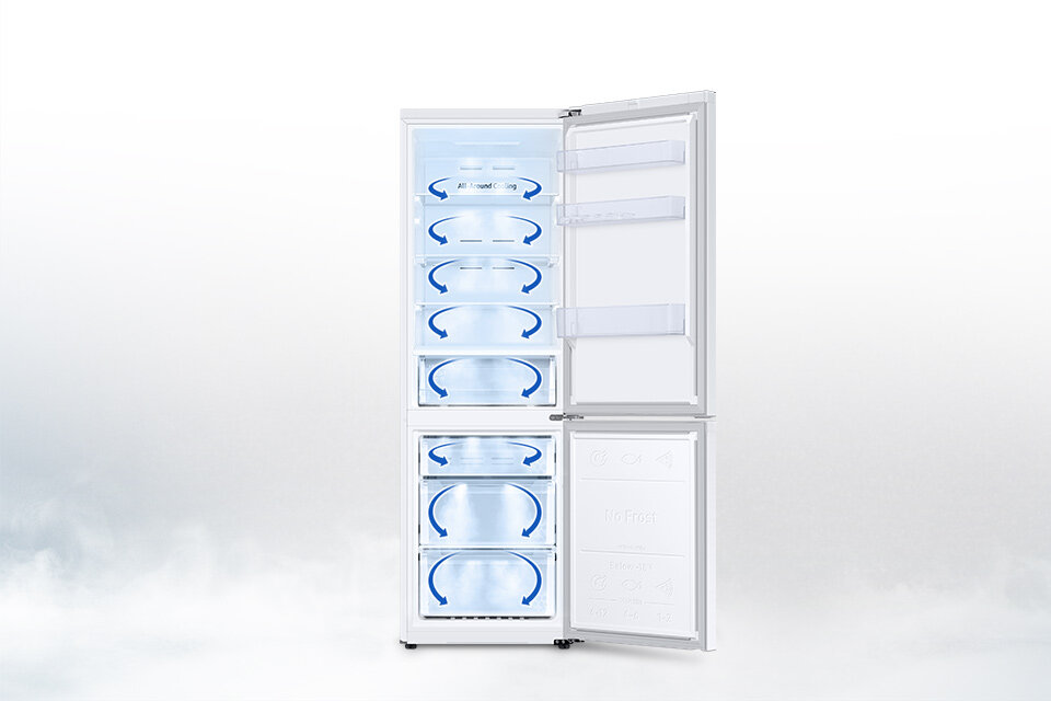 Otwarta na oścież pusta lodówka z zaznaczonymi strzałkami obiegu powietrza