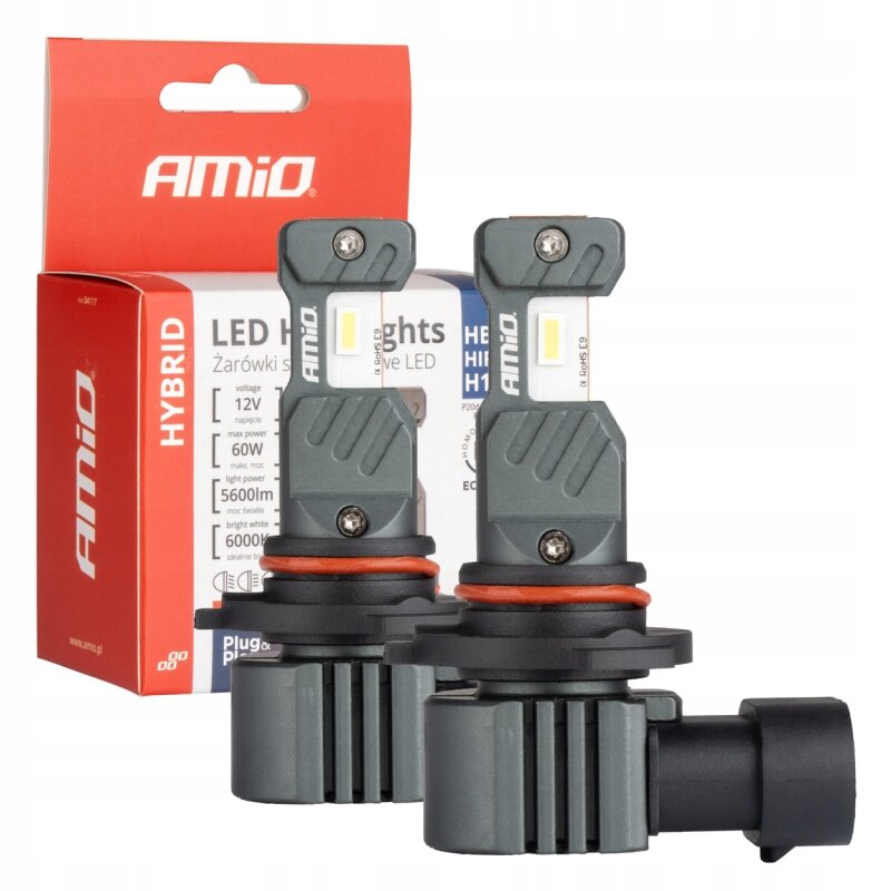 Na obrazie znajdują się dwie żarówki LED Amio z widocznym logo, umieszczone przed opakowaniem z napisem \'LED Lights Żarówki samochodowe LED\'.