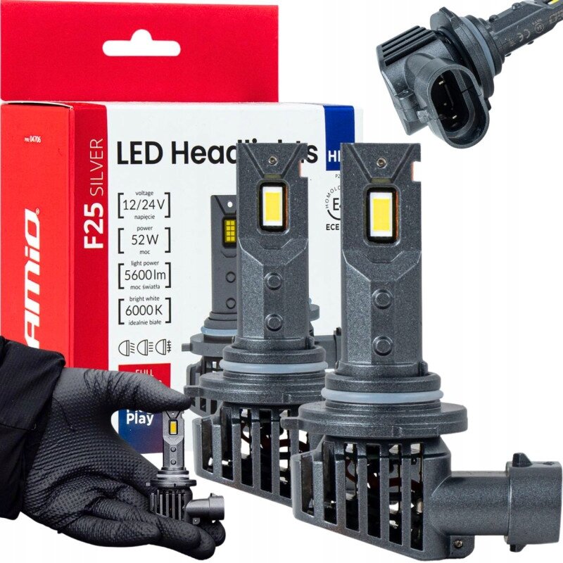 Na obrazie widoczne są dwie żarówki LED z oznaczeniem F25 Silver oraz opakowanie z napisem \'LED Headlights\'. Widoczny jest również tekst: \'voltage 12/24V, power 52W, light power 5600lm, bright white 6000K\'.