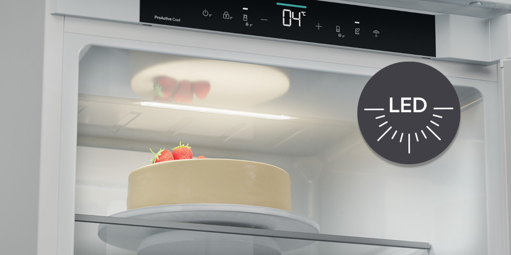 LODÓWKA CANDY ECNBQT3518E FRESCO 400 wizualizacja górne światło pasek wydajne oświetlenie LED widoczność światło oszczędność energii