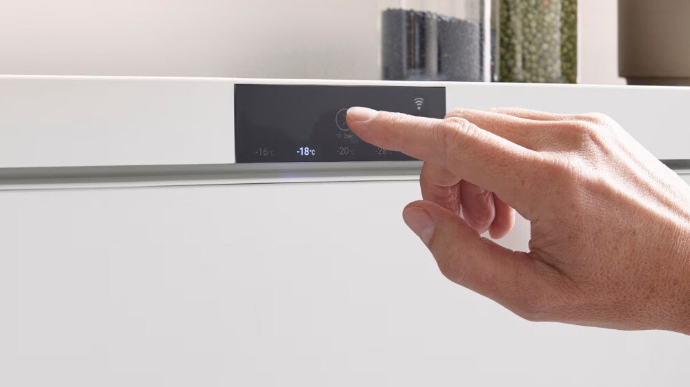 ZAMRAŻARKA LIEBHERR FE 1414 NOFROST wyświetlacz sterowanie funkcje ustawienia łatwe wygodne