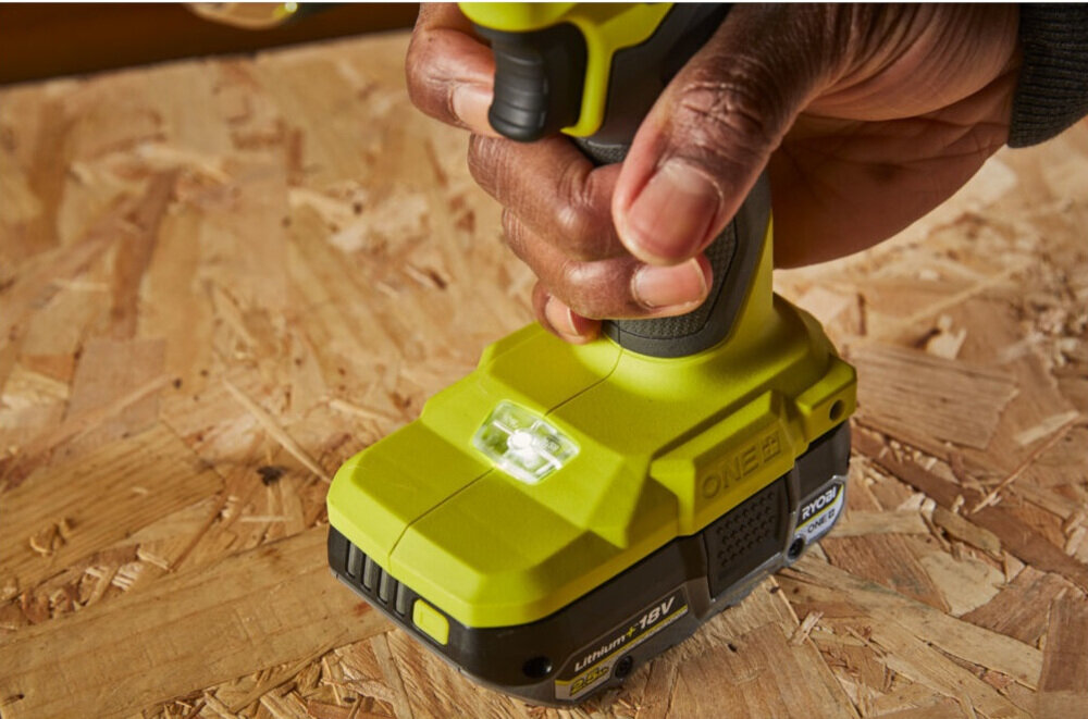 Wiertarko-wkrętarka RYOBI RPD18BL-2C20S lampka LED