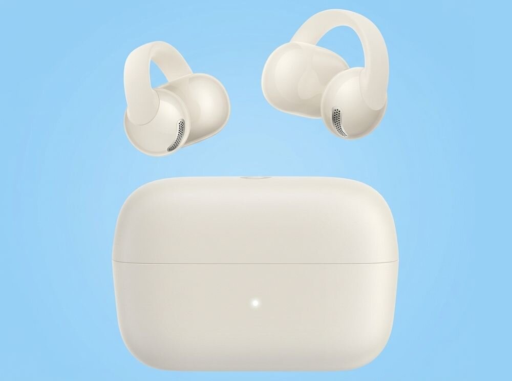 SOUNDCORE C50I Clip słuchawki powietrzne otwarta konstrukcja komfort cały dzień kontakt z otoczeniem, słuchawki z etui ładującym na błękitnym tle