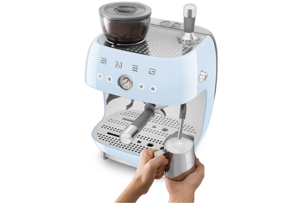 EKSPRES SMEG EGF03PBEU mielenie latte espresso cappuccino włoska tradycja spienianie mleka dwie filiżanki