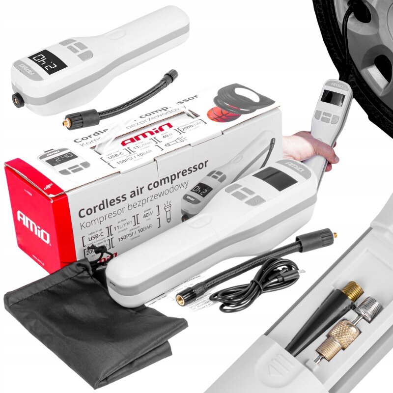 Na obrazie widoczna jest bezprzewodowa pompka elektryczna AMiO z wyświetlaczem cyfrowym, obok której znajduje się pudełko z napisem \'Cordless air compressor Kompresor bezprzewodowy\'. W zestawie znajdują się różne końcówki, kabel USB-C oraz czarny woreczek.