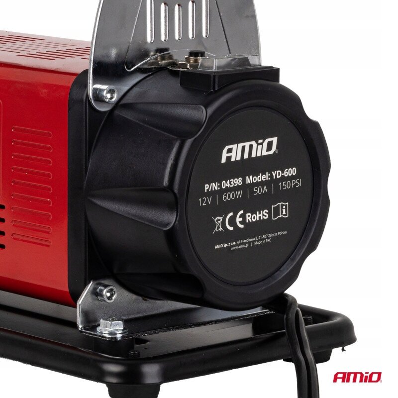 Czerwony kompresor samochodowy z czarną obudową, na której widnieje napis: \'AMiO P/N: 04398 Model: YD-600 12V 600W 50A 150PSI\'.