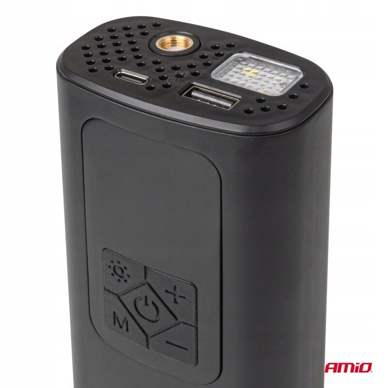 Czarna, bezprzewodowa pompka elektryczna z przyciskami sterującymi na obudowie oraz portami USB i LED na górze. Logo \'AMiO\' widoczne w prawym dolnym rogu.