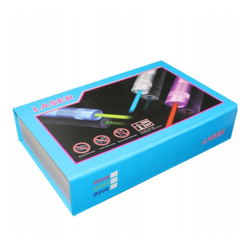 Opakowanie produktu z napisem \'LASER\' na niebieskim tle, z grafiką przedstawiającą trzy wskaźniki laserowe emitujące różnokolorowe wiązki. Na opakowaniu znajdują się symbole ostrzegawcze oraz oznaczenia R008, G008, B008.