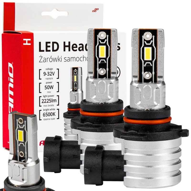 Na obrazie widoczne są żarówki samochodowe LED z opakowaniem, na którym znajduje się tekst: \'LED Headlights Żarówki samochodowe voltage 9-32V power 50W light power 2225lm bright white 6500K idealnie białe\'.