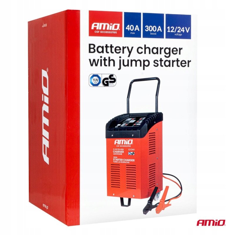 Na obrazie widoczny jest prostownik z rozruchem marki AMiO, przedstawiony na opakowaniu z napisem \'Battery charger with jump starter\'. Na opakowaniu znajdują się także informacje: \'40A max\', \'300A boost\', \'12/24V voltage\'.