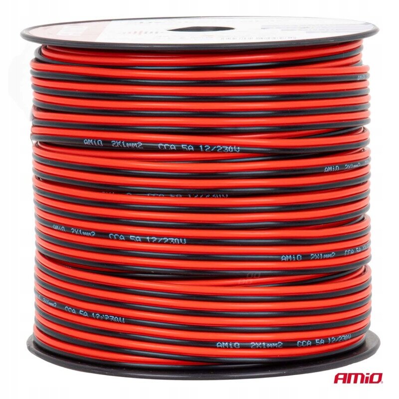 Zdjęcie przedstawia szpulę z nawiniętym czerwono-czarnym kablem głośnikowym. Na kablu widoczny jest tekst: \'AMIO 2x1mm2 CCA 5A 12/230V\'.