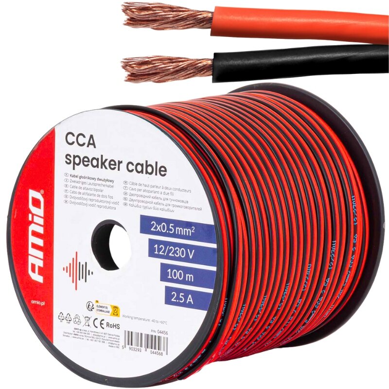 Zdjęcie przedstawia szpulę czerwono-czarnego kabla głośnikowego z oznaczeniami: \'CCA speaker cable\', \'2x0.5 mm²\', \'12/230 V\', \'100 m\', \'2.5 A\'. Widoczne jest logo \'Amio\' oraz informacje o zgodności z normami CE i RoHS.
