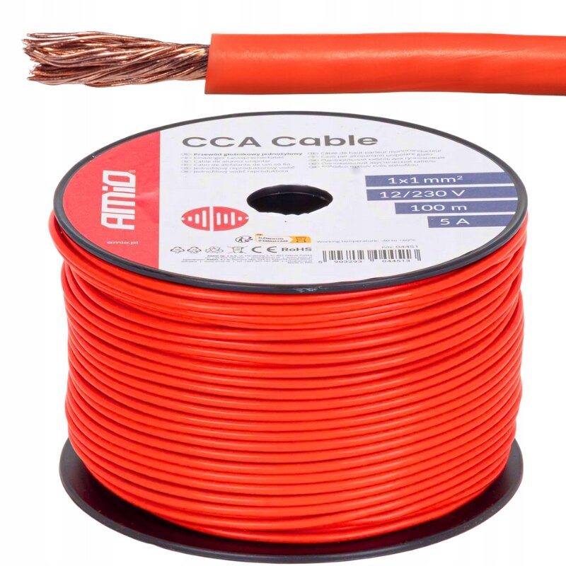Czerwony kabel jednożyłowy nawinięty na szpulę z etykietą \'CCA Cable\' oraz specyfikacją 1x1 mm², 12/230 V, 100 m, 5 A. Na etykiecie widoczne jest logo \'AMiO\'.