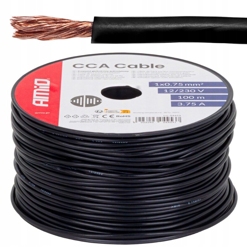 Zdjęcie przedstawia czarny kabel jednożyłowy nawinięty na szpulę z etykietą \'CCA Cable\' oraz specyfikacją: 1x0.75 mm², 12/230 V, 100 m, 3.75 A. Na etykiecie widoczne jest logo \'AMiO\'.