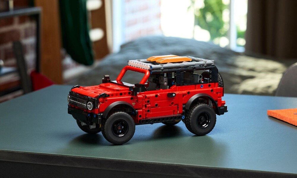 LEGO 42213 Technic SUV Ford Bronco   kv lifestyle początek opisu sekcja nagłówkowa