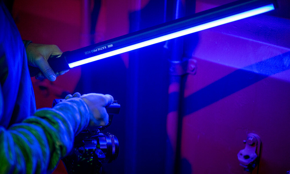 Lampa LED NEWELL RGB Kathi Pro konstrukcja wymiary wielkość pokrowiec