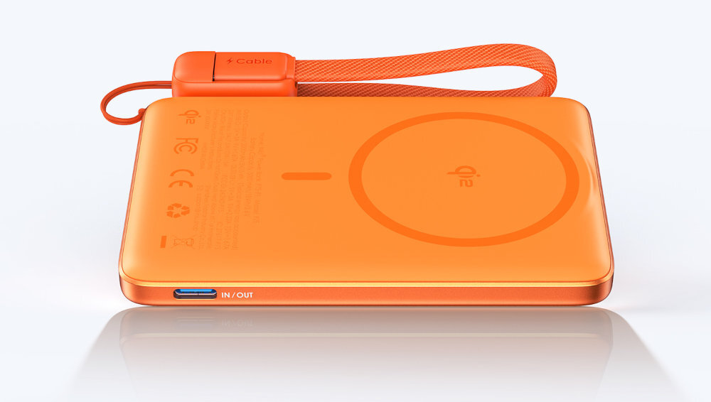 INIU MagPro Slim 5000 mAh oglądania filmów lub rozmów wideo składany stojak - powerbank z telefonem na białym tle