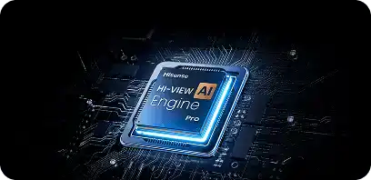 Procesor Hisense HI-VIEW AI (Artificial Intelligence) Engine Pro na tle ciemnej płyty głównej z obwodami