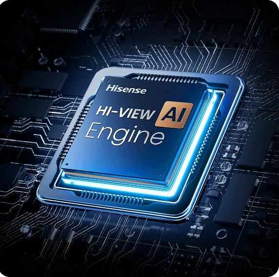 Obraz przedstawia procesor z napisem \'Hisense HI-VIEW AI Engine\' na tle płyty głównej z podświetleniem w kolorze niebieskim.