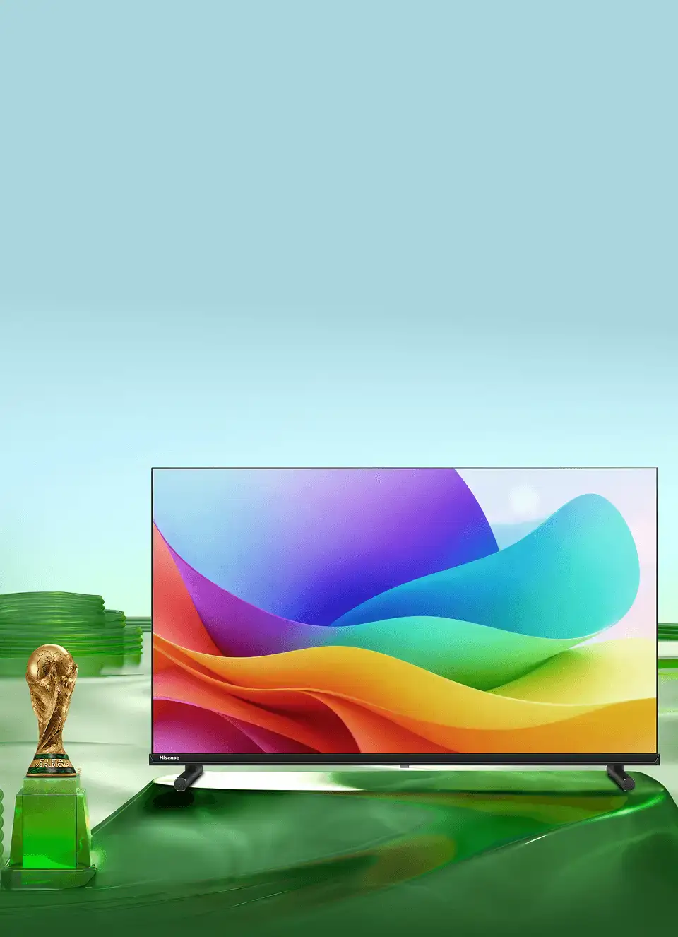 Telewizor Hisense na zielonym, abstrakcyjnym tle obok pucharu; na ekranie widoczne barwne, płynne formy