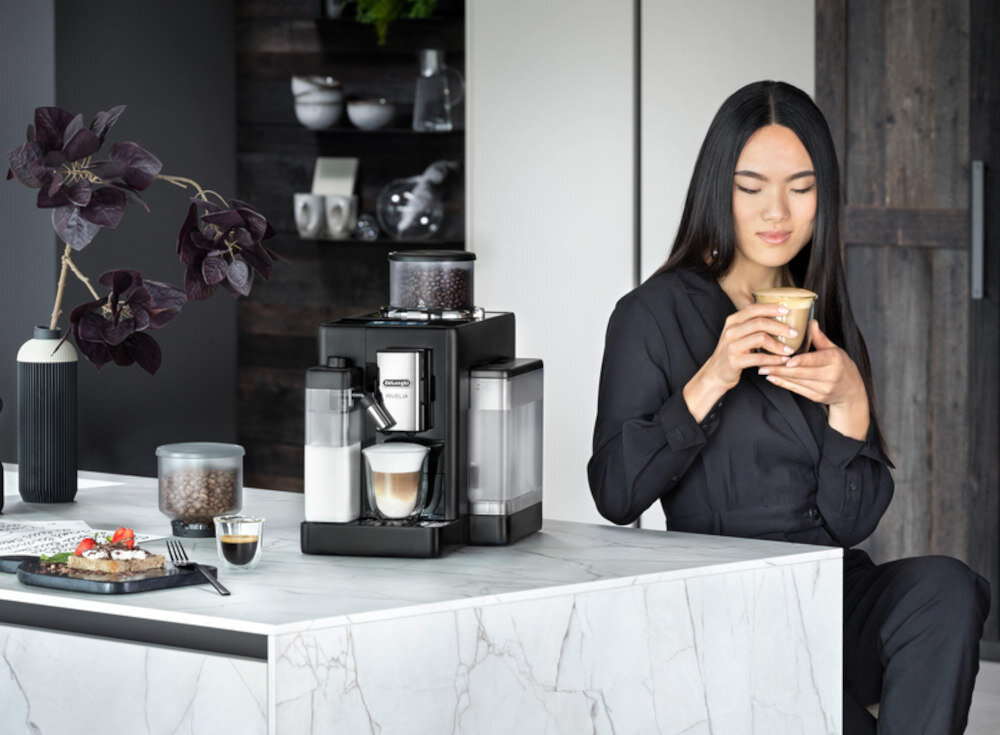 Ekspres DELONGHI Rivelia EXAM 440.55.B włoska kawa Cztery profile