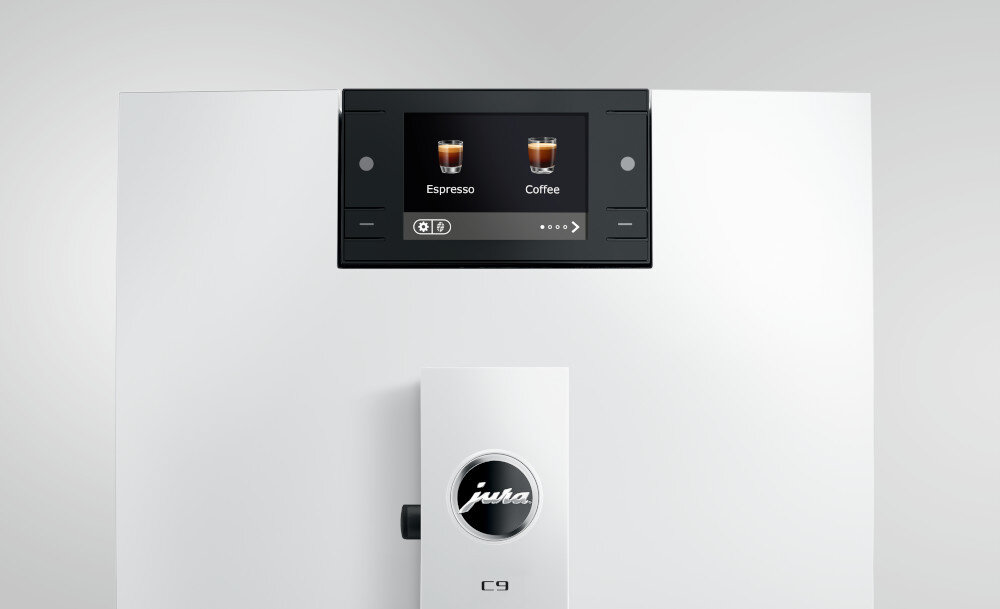 Ekspres JURA C9 Piano Biały Różnorodność smaku 17 specjałów flat white cortado Light Brew Hot Brew młynek Aroma Personalizacja ustawień aplikacja J.O.E.® 2,8-calowy kolorowy wyświetlacz