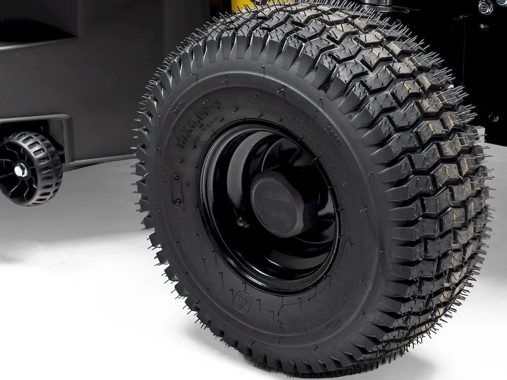 Traktor ogrodowy NAC TR86-352L-RC-NO Loncin 860mm 7.65kW,  opona z głębokim bieżnikiem, koła przód, 15 cali, tył 18 cali, Szeroka opona traktora kosiarki z wyraźnym bieżnikiem.