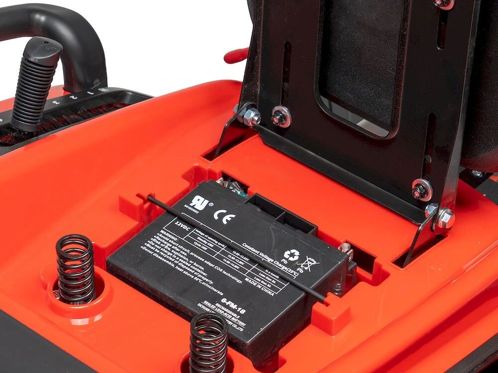 Traktor ogrodowy NAC TR86-352L-RC-NO Loncin 860mm 7.65kW, akumulator, pod siedziskiem, rozruch, elektryczny, Akumulator traktora kosiarki pod fotelem.