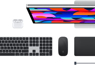Akcesoria do Maca: AirPods, monitor Studio Display, klawiatura Magic Keyboard, mysz Magic Mouse, gładzik Magic Trackpad, przewód do ładowania MagSafe