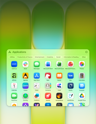 Ekran MacBooka Neo z oknem aplikacji zawierającym: Microsoft PowerPoint, Word, Excel i OneNote, Google Chrome i Dysk Google, FaceTime, Wiadomości, Zdjęcia, Notatki, Canva, WhatsApp, Zoom, Essayist, Craft, Affinity, Box i Todoist
