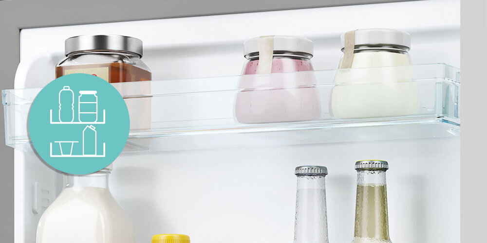 LODÓWKA CANDY CCT3L517EW wizualizacja otwarta chłodziarka drzwi półki balkoniki butelki szklane słoiki Trzy balkoniki na drzwiach