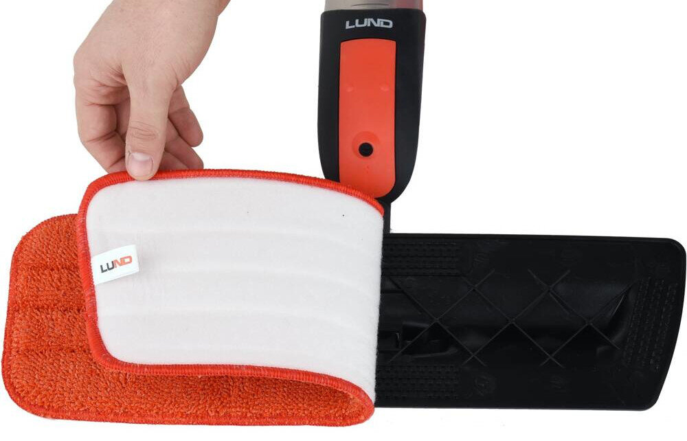 Mop płaski LUND 67160 dwie nakładki z mikrofibry Mikrofibra kurz zanieczyszczenia mocowanie rzepy mntaż i demontaż