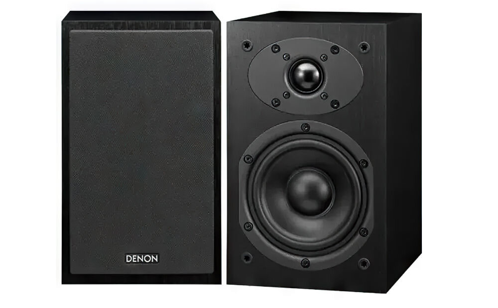 Kolumny głośnikowe DENON SC-M41 precyzyjne brzmienie do kina domowego, kolumny głośnikowe po skosie na białym tle