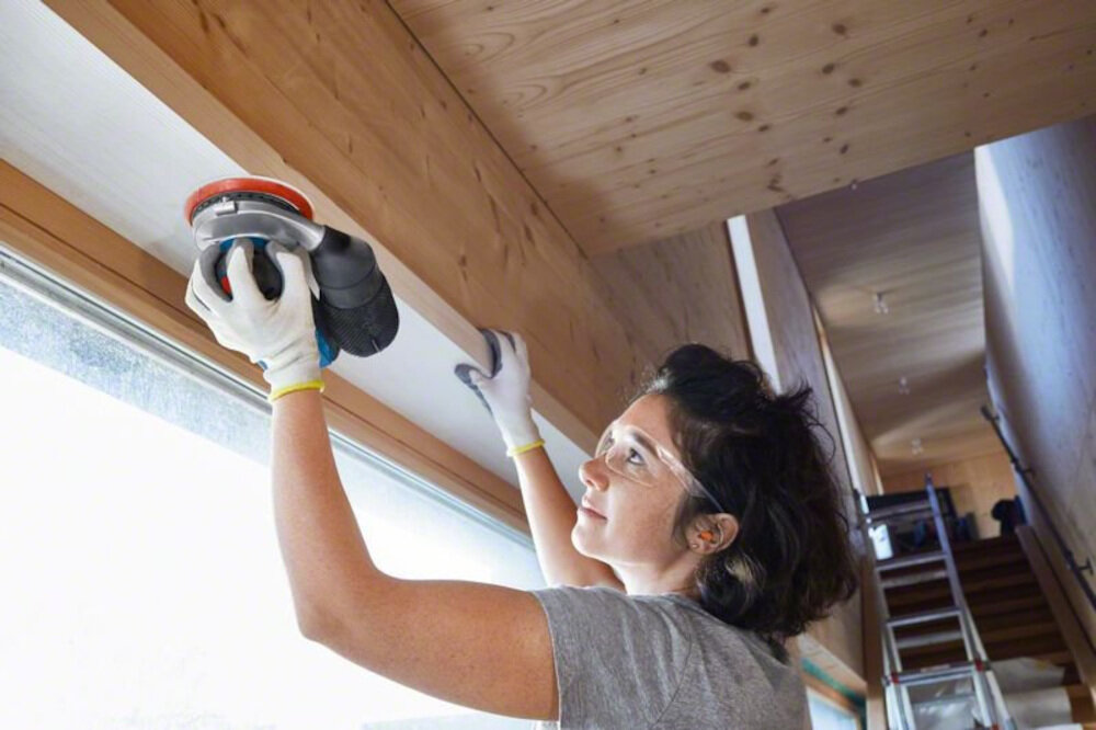 Szlifierka mimośrodowa BOSCH GEX 125 AC silnik moc 340 W maksymalna prędkość obrotowa od 4500 do 12000 obr/min aluminiowy kołnierz łożyskowy