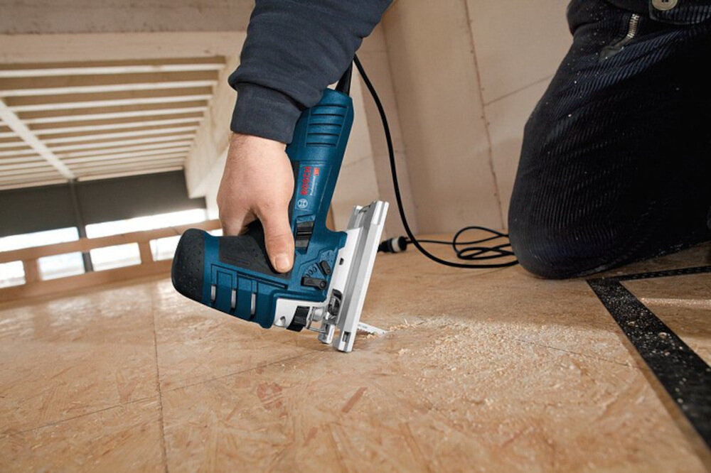 Wyrzynarka BOSCH GST 150 CE Professional szereg przydatnych funkcji system Click & Clean system SDS ergonomiczna część chwytowa z miękką okładziną