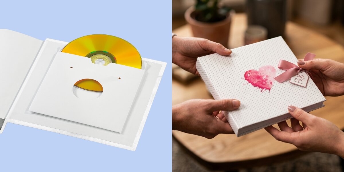 Po lewej stronie otwarty album z miejscem na płytę CD, po prawej osoba wręcza zapakowany album z różowym sercem i kokardką.