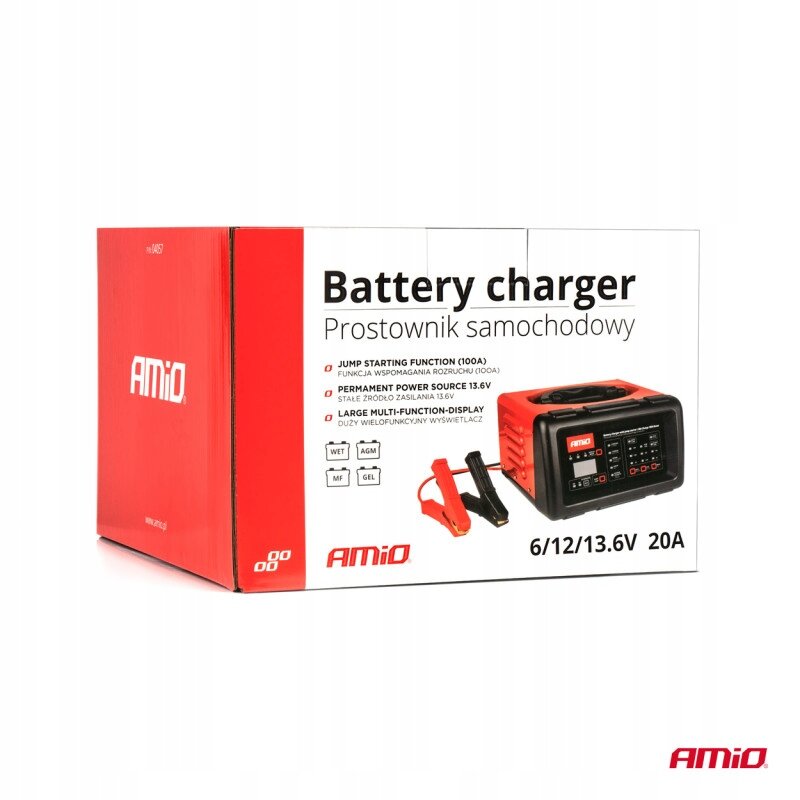 Opakowanie prostownika samochodowego AMiO z funkcją rozruchu, przedstawiające urządzenie z wyświetlaczem i kablami. Widoczny tekst: \'Battery charger Prostownik samochodowy\', \'Jump starting function (100A)\', \'Permanent power source 13.6V\', \'Large multi-function-display\', \'6/12/13.6V 20A\'.