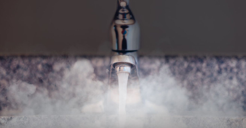 ZMYWARKA HISENSE HS583B10XAD Podłączenie ciepłej wody Bezpośrednie skraca czas programu obniża zużycie energii dbanie o środowisko