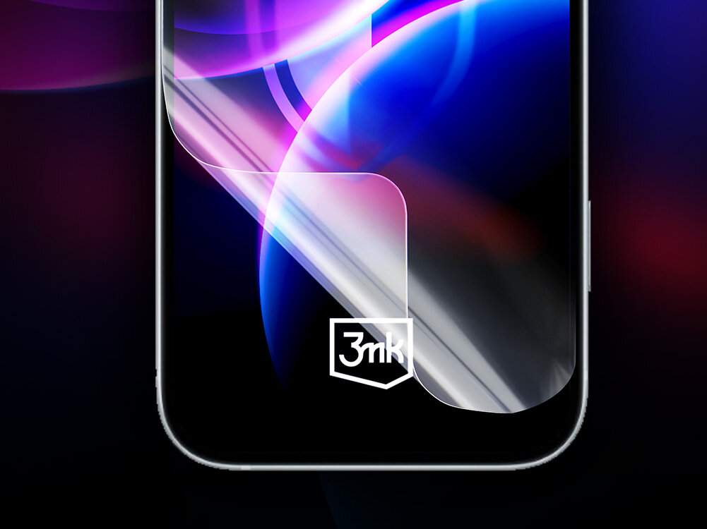 Obraz przedstawia telefon z nałożoną folią ochronną, na której widoczne jest logo \'3mk\'. Tło jest kolorowe, z dominującymi odcieniami fioletu i niebieskiego.