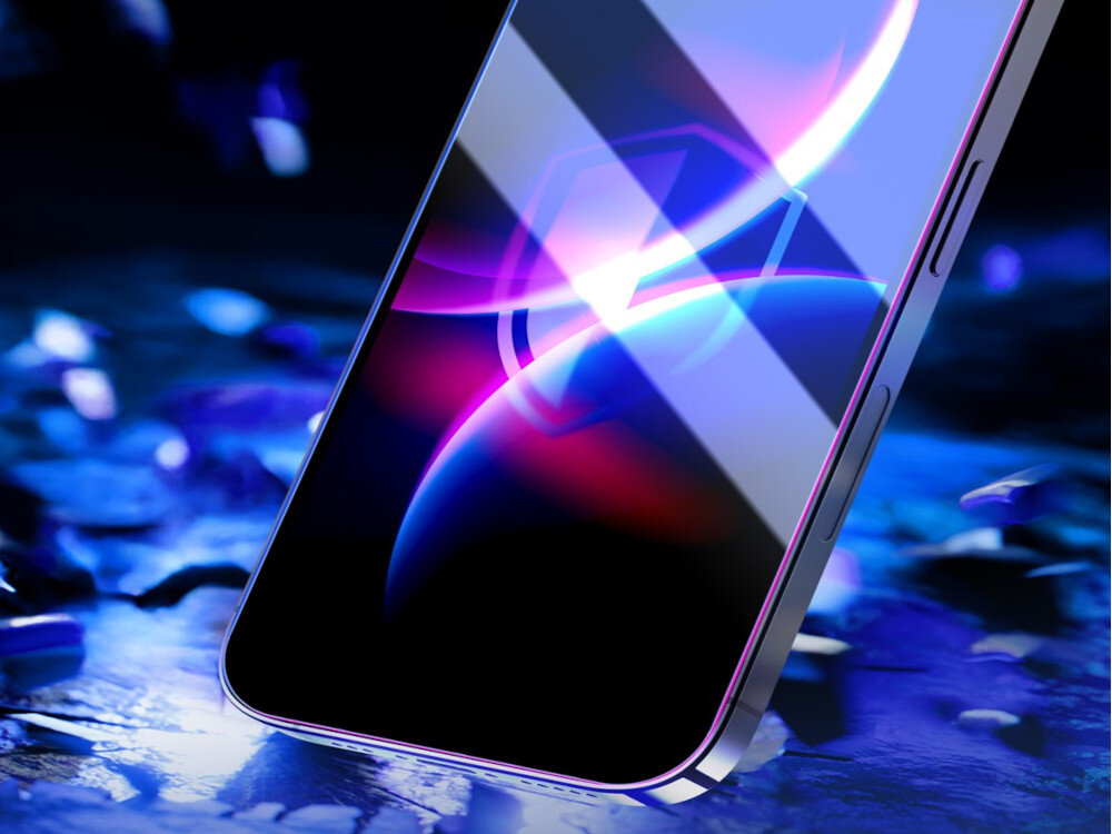 Smartfon z wyświetlaczem pokazującym kolorowe, abstrakcyjne wzory świetlne. W tle widoczne są rozmyte, niebieskie elementy.