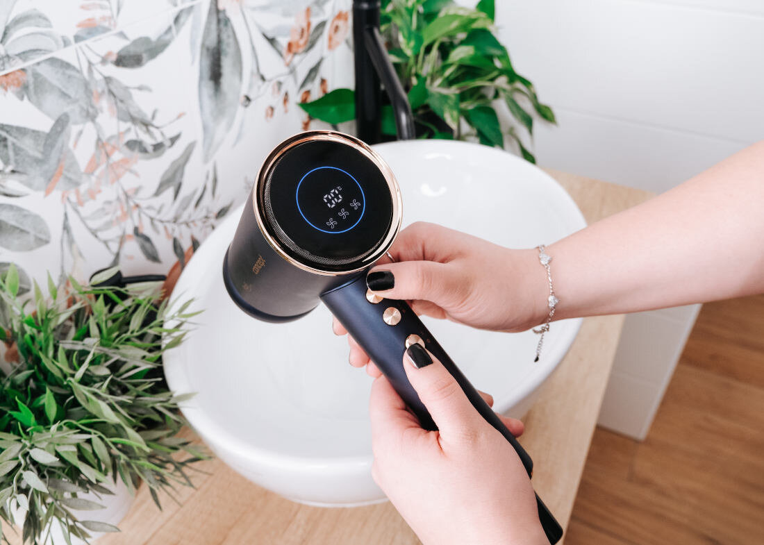 Suszarka CONCEPT BLDC VV8100 1600 W tryby suszenia Cztery zaprogramowane tryby  parametry szybkie suszenie, łagodna pielęgnacja, chłodzenie tryb dziecięcy trzy poziomy prędkości dopasowanie nawiew potrzeby