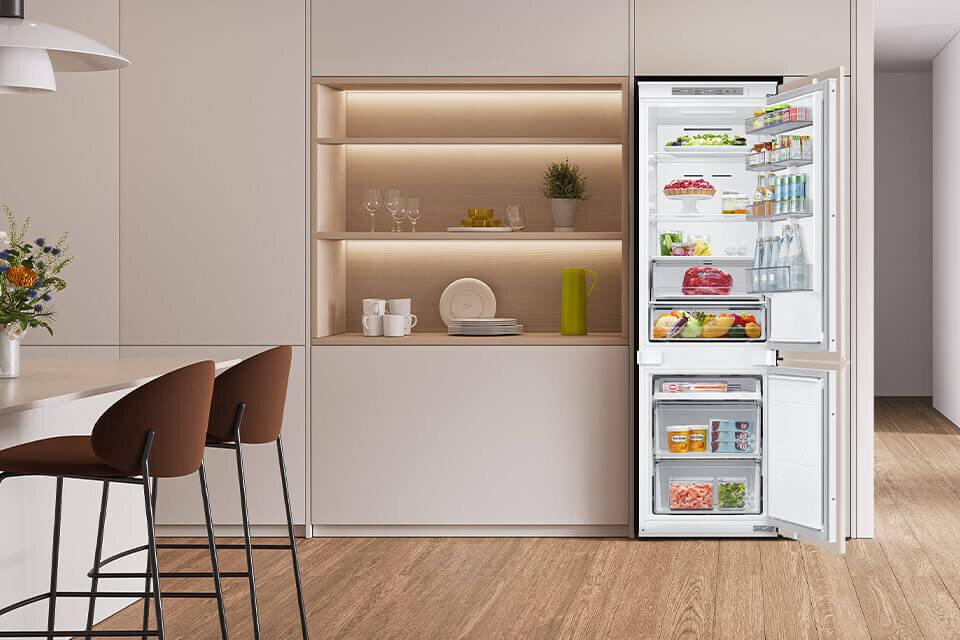 Lodówka do zabudowy Samsung BRB70F26DES0EO o pojemności 267 l dostępna w Media Expert