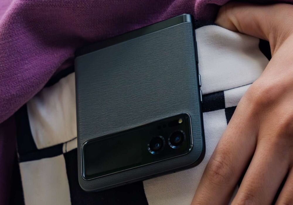 Smartfon MOTOROLA Razr 40   ekran bateria aparat procesor ram pamięć pojemność rozdzielczość zdjęcia filmy opis dane cechy blokady system łączność wifi bluetooth obudowa szkło odporność porty muzyka transfer sieć przekątna matryca waga czujniki oled amoled ips