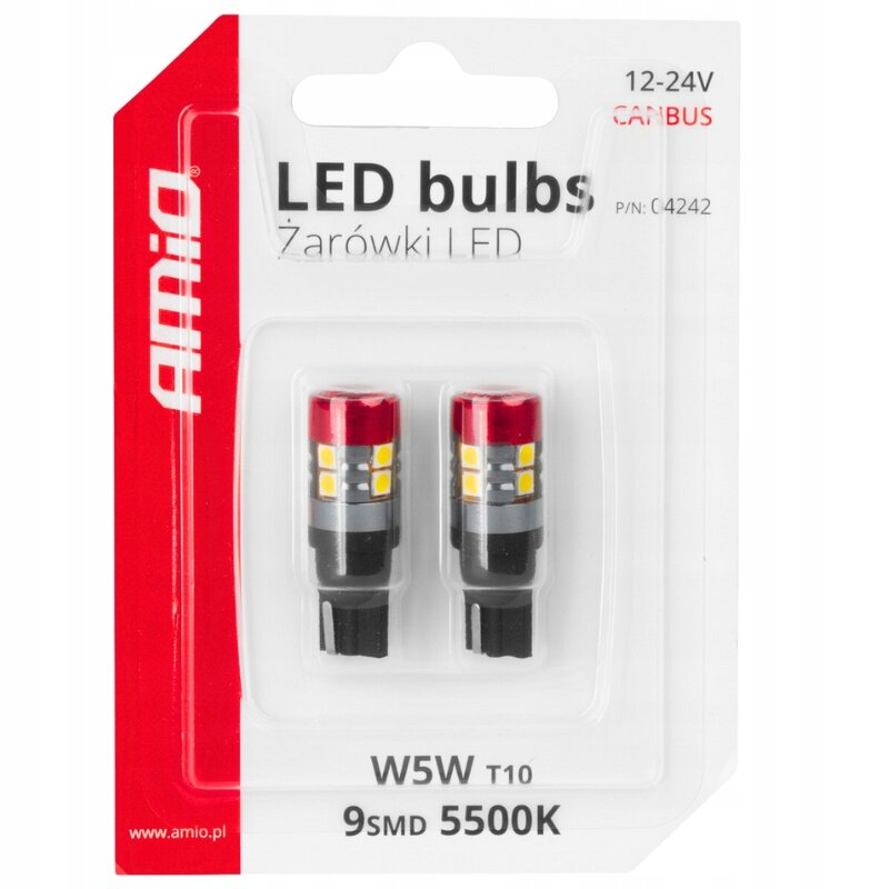 Opakowanie zawiera dwie żarówki LED W5W T10 o mocy 9SMD 5500K, umieszczone w przezroczystym plastikowym etui. Na opakowaniu widnieje napis \'LED bulbs Żarówki LED\', logo \'AMiO\', oraz informacje \'12-24V CANBUS\' i \'P/N: C4242\'.