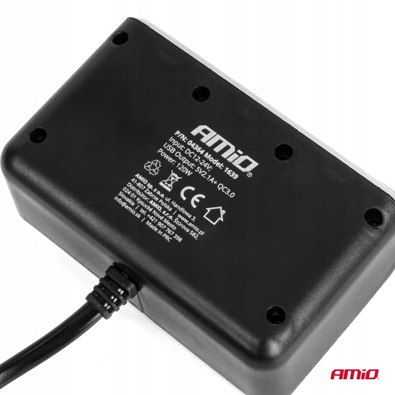 Czarny prostokątny rozdzielacz z widocznym logo \'AMiO\' oraz specyfikacją techniczną: \'P/N: 04362 Model: 1639 Input: DC12-24V, USB Output: 5V/2.1A+QC3.0, Power: 120W\'.